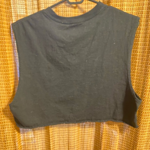 Crop top tee size medium - Picture 4 of 5